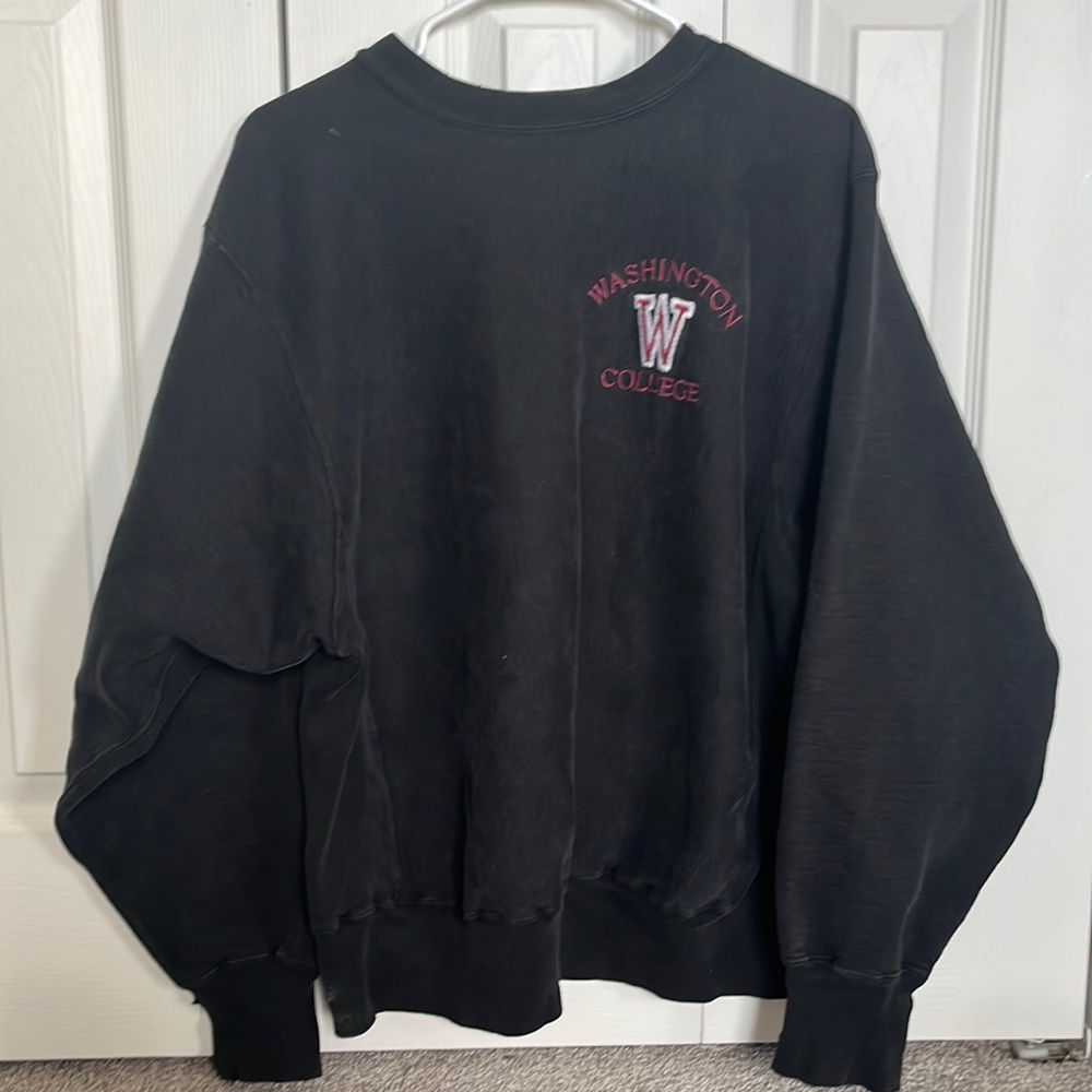 Vintage Washington College (MD) sweatshirt.